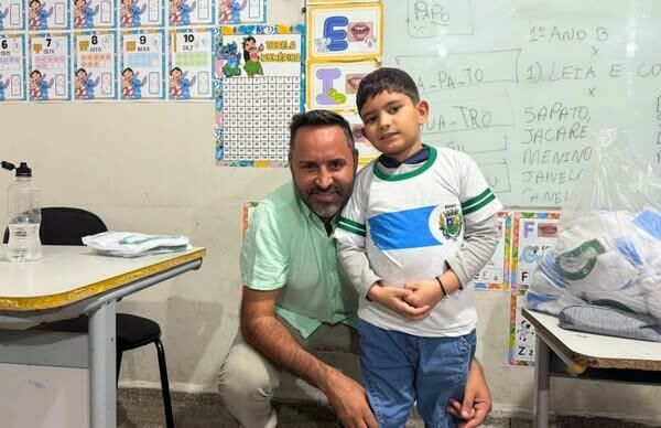 Imagem de compartilhamento para o artigo Prefeito Weliton Guimarães entrega novos uniformes e reforça compromisso com educação pública de Alcinópolis da MS Todo dia